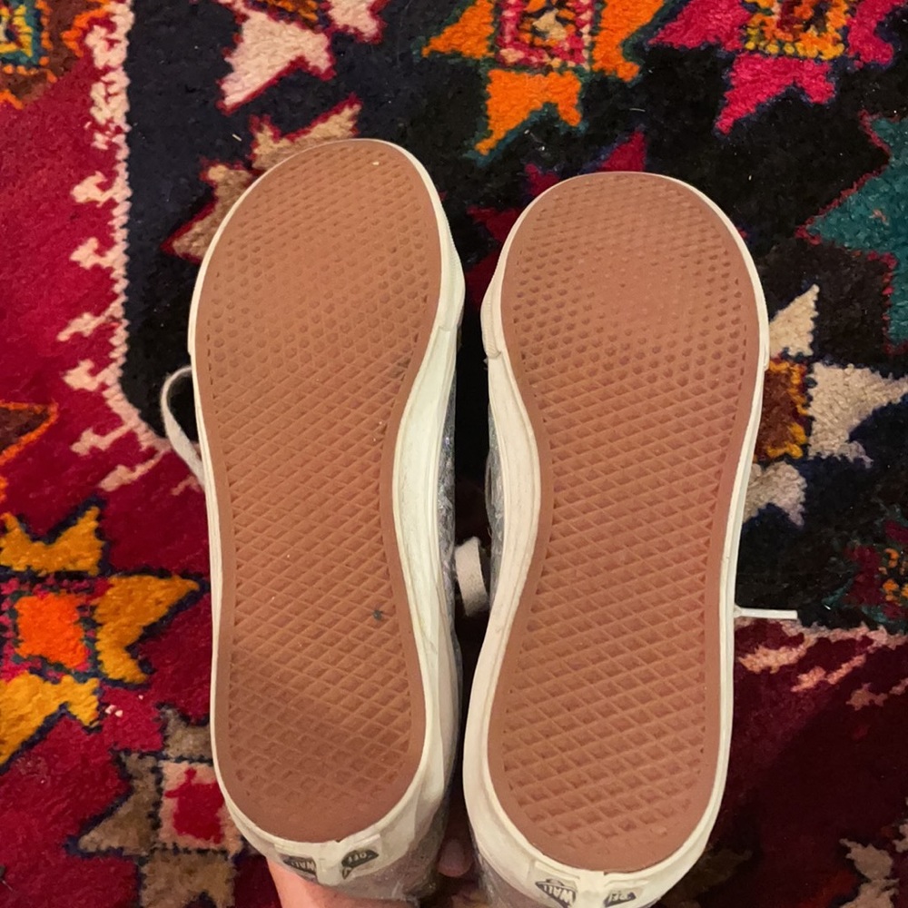 Metallic vans - Picture 3 of 5